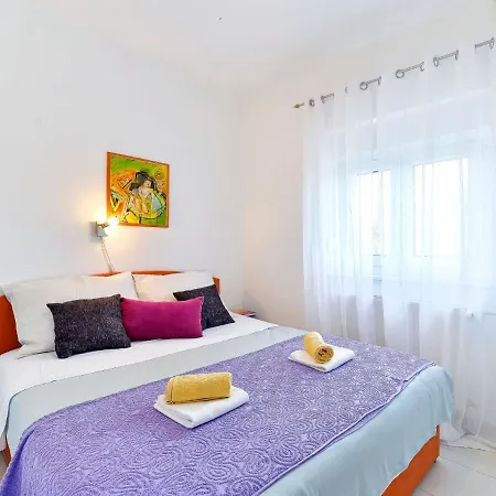 Valentina-3 By Interhome Appartement